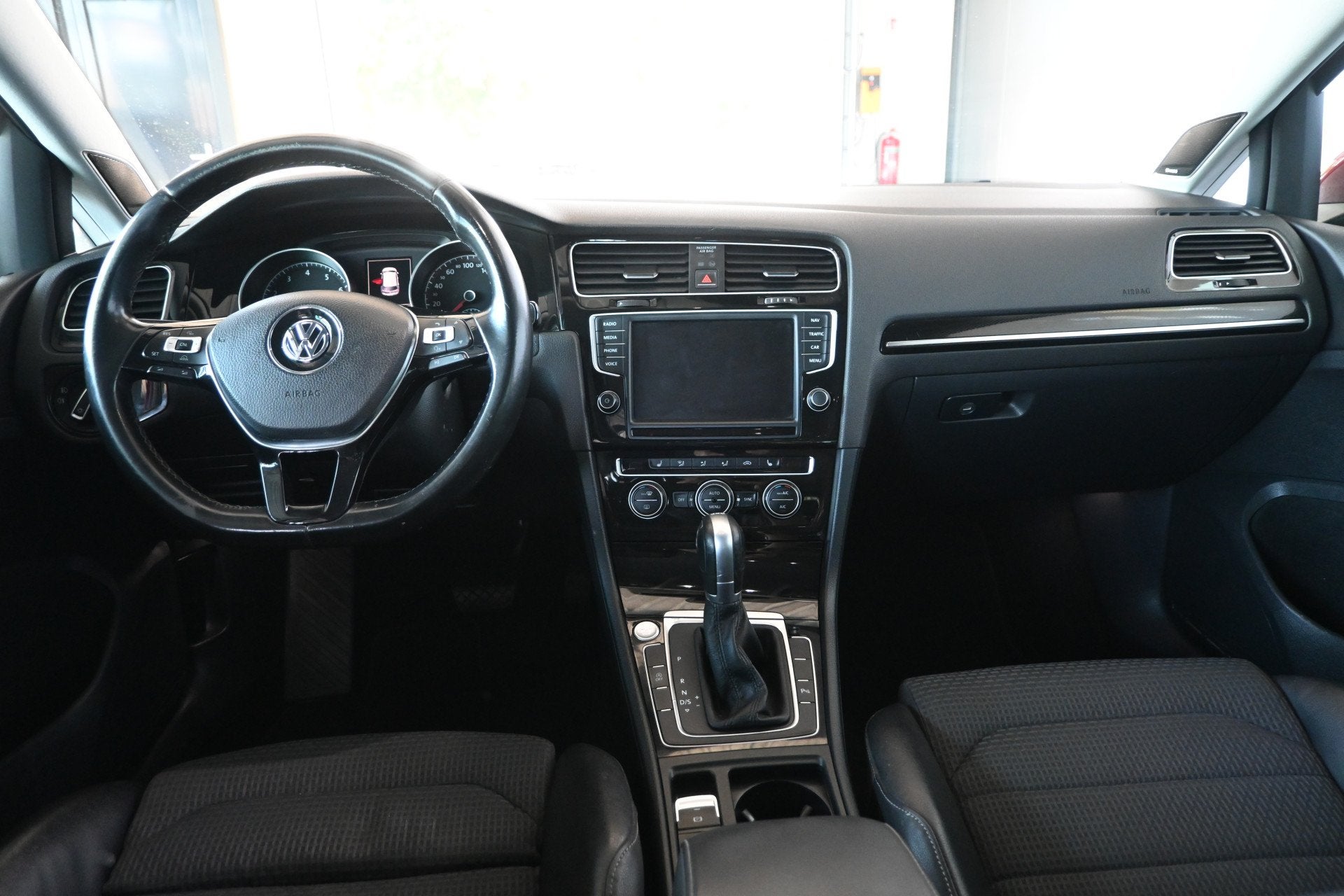 Volkswagen Golf 1.4 TSI Highline Nap Automaat Navigatie Crui, Euro 5, Gebruikt, 4 cilinders, Met garantie (alle)