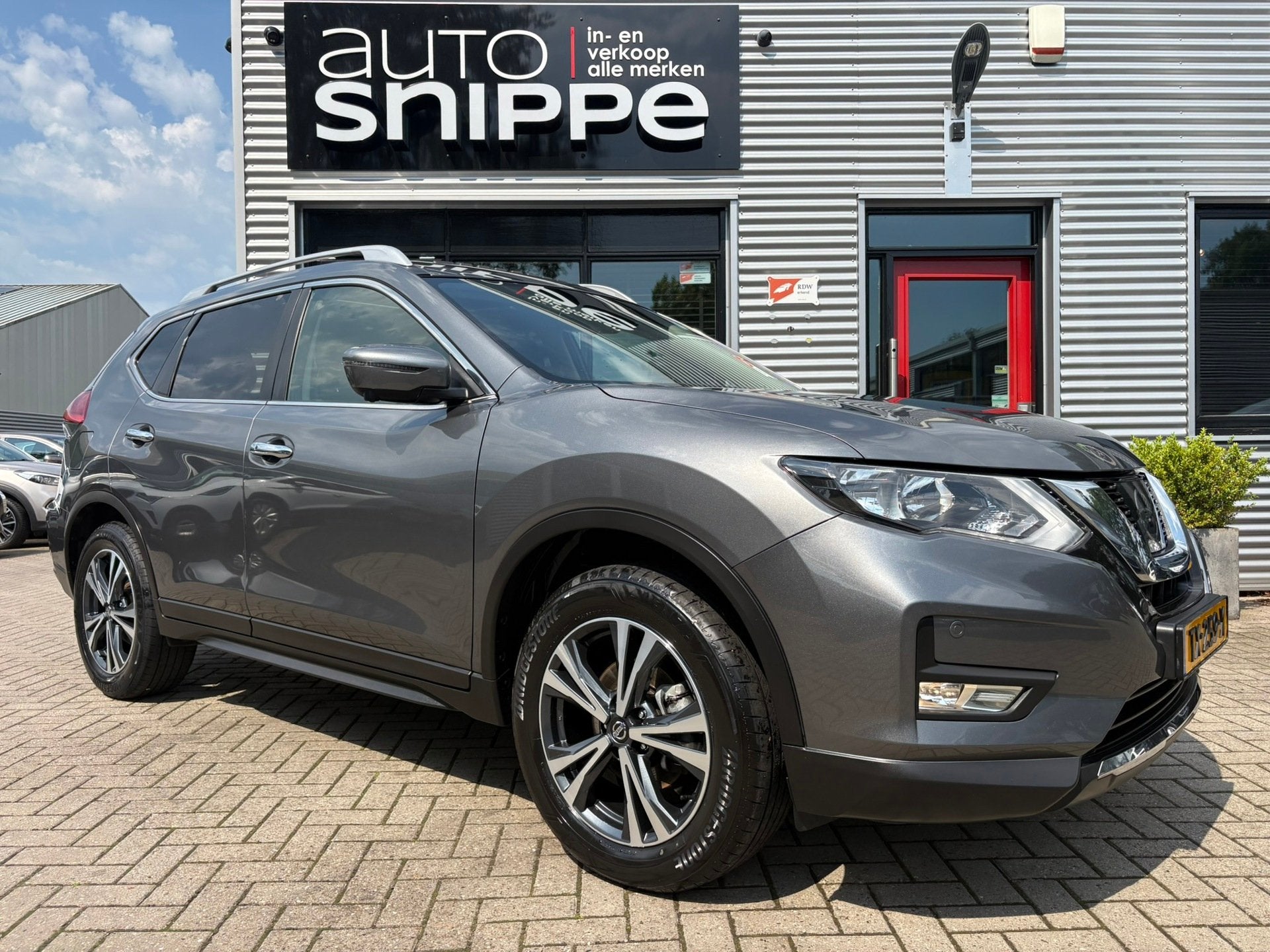 Nissan X-Trail 1.6 DIG-T N-Connecta -TREKHAAK-1800 KG TREKGE, Auto's, Voorwielaandrijving, Dealer onderhouden, 4 cilinders, 163 pk