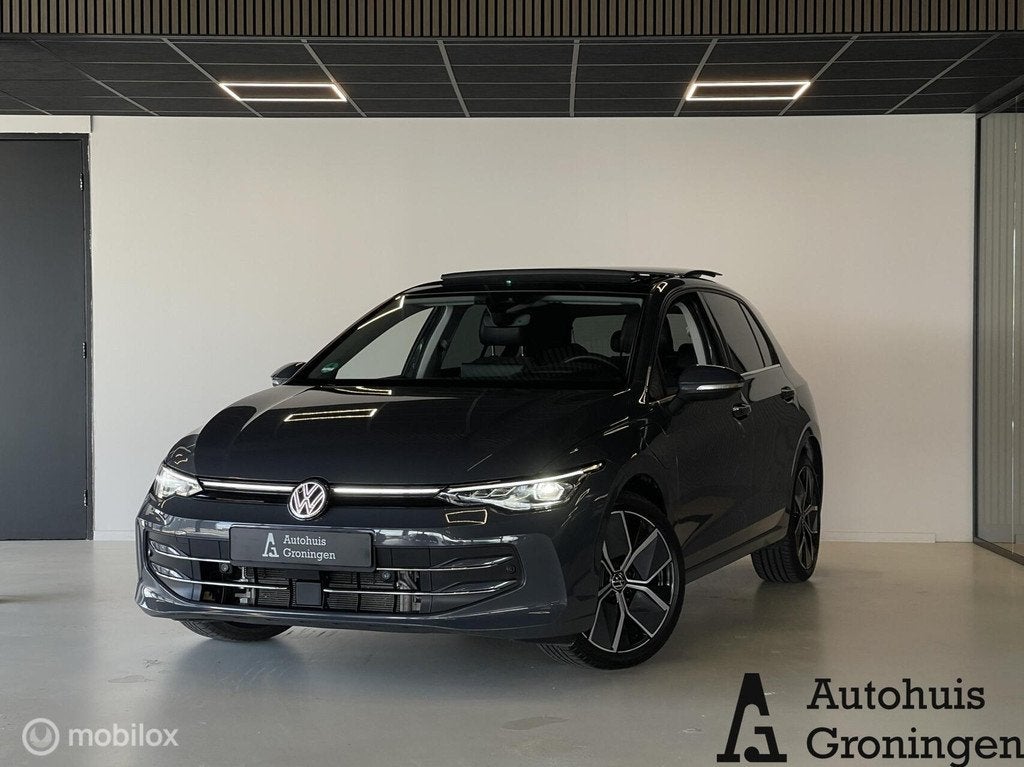 Volkswagen Golf Style eHybrid | Pano | Head-Up | Massage | T, Auto's, Volkswagen, Stof, Zwart, 116 pk, Te koop