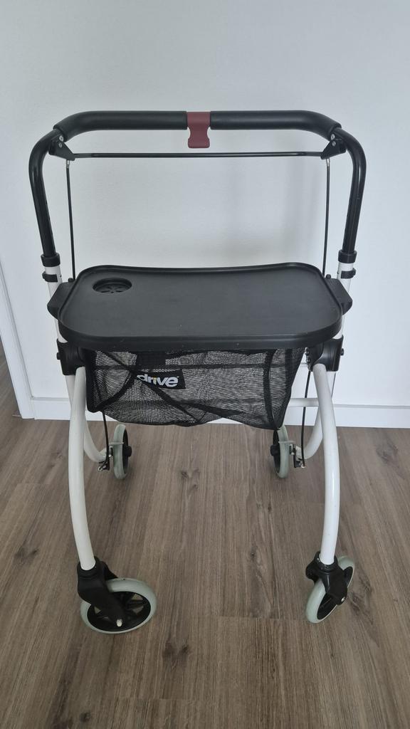 Rollator, Diversen, Rollators, Ophalen of Verzenden, Zo goed als nieuw