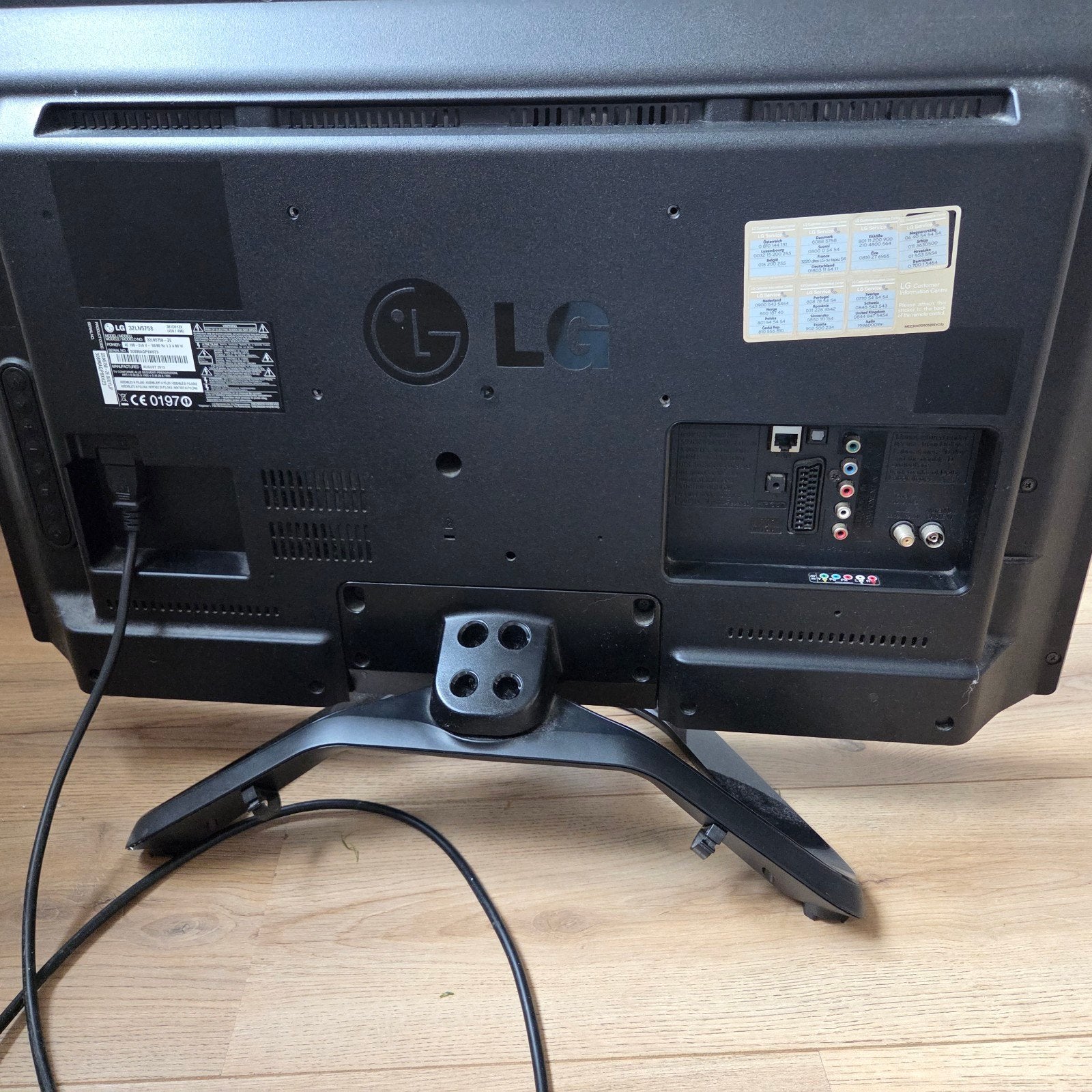 Foto 4 van LG TV - Compacte LED televisie