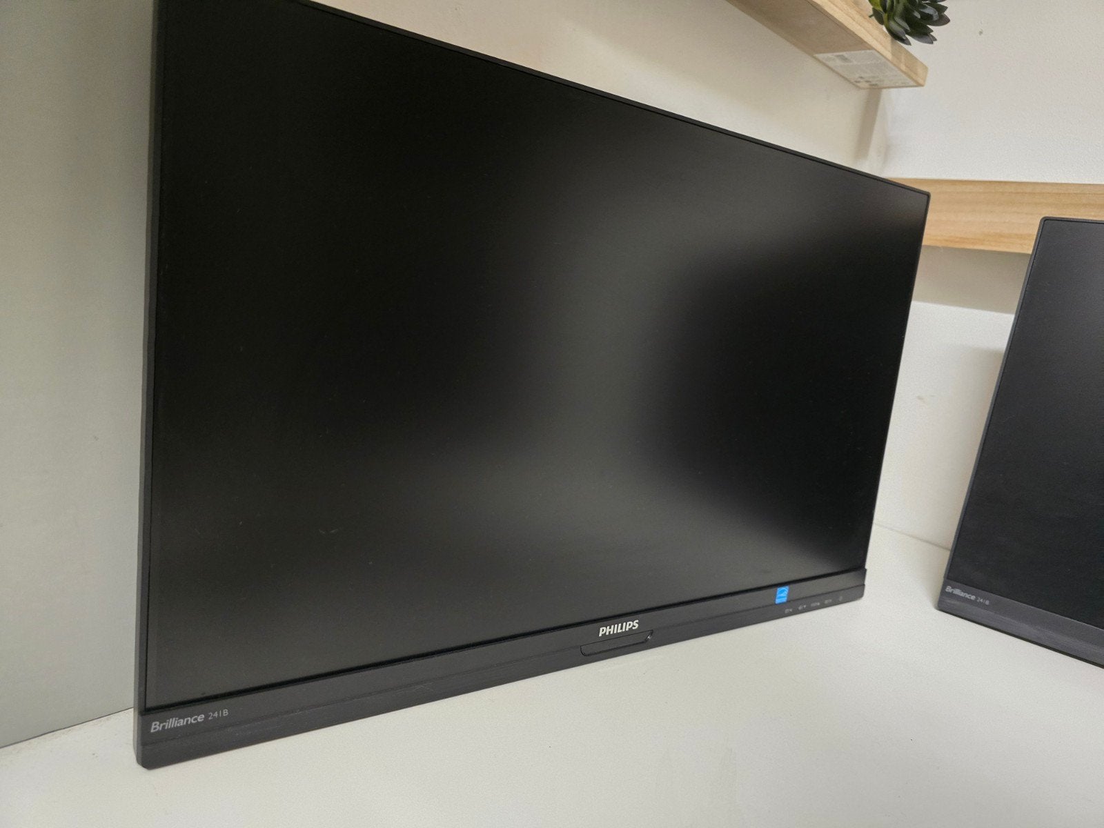 Philips 24 inch monitor met USB C ( ingebouwde dock ) + adap, Ophalen of Verzenden