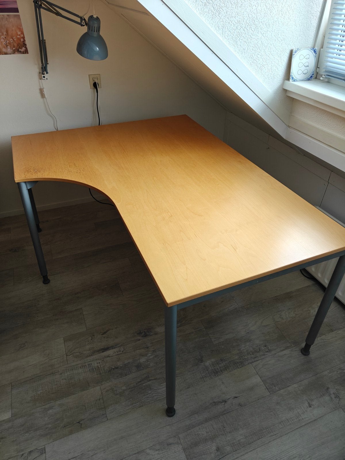 In hoogte verstelbaar bureautafel, Ophalen, 160 cm, Gebruikt, Hout