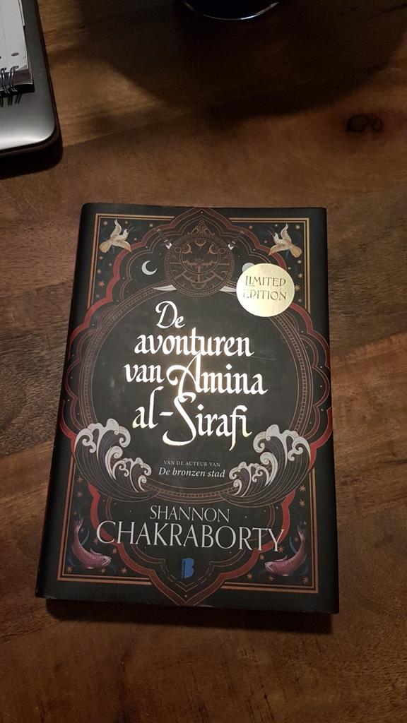 Shannon Chakraborty - De avonturen van Amina al-Sirafi, Boeken, Fantasy, Ophalen of Verzenden, Zo goed als nieuw, Shannon Chakraborty