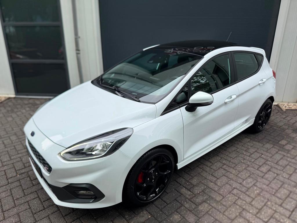 Ford Fiesta 1.5 EcoBoost ST-3 Performance 200 Pk Pano/Recaro, Voorwielaandrijving, Zwart, 1188 kg, Leder en Stof