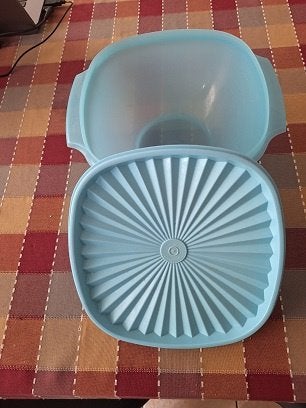 TUPPERWARE ZONNEKOM, blauw, 1,9 liter, Ophalen of Verzenden, Gebruikt, Blauw, Bak of Kom