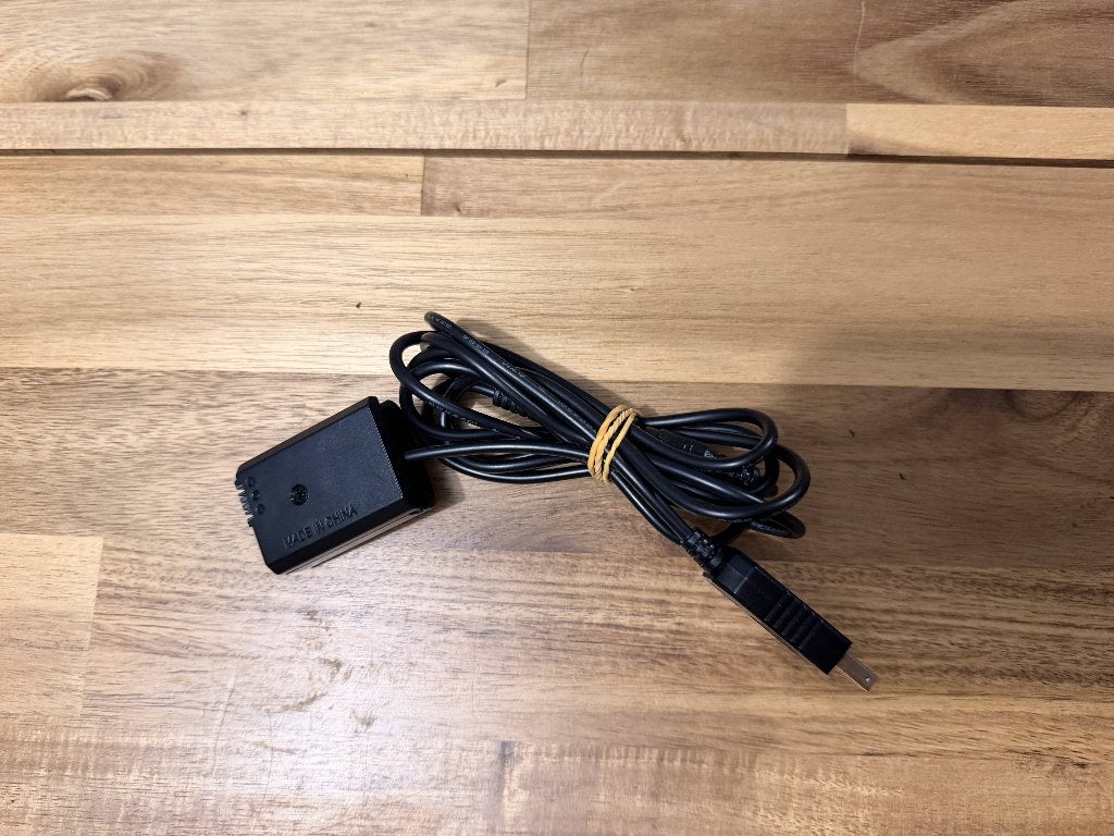 Foto 9 van Sony ZV-E10 Vlogcamera met 16-50mm lens en accu adapter