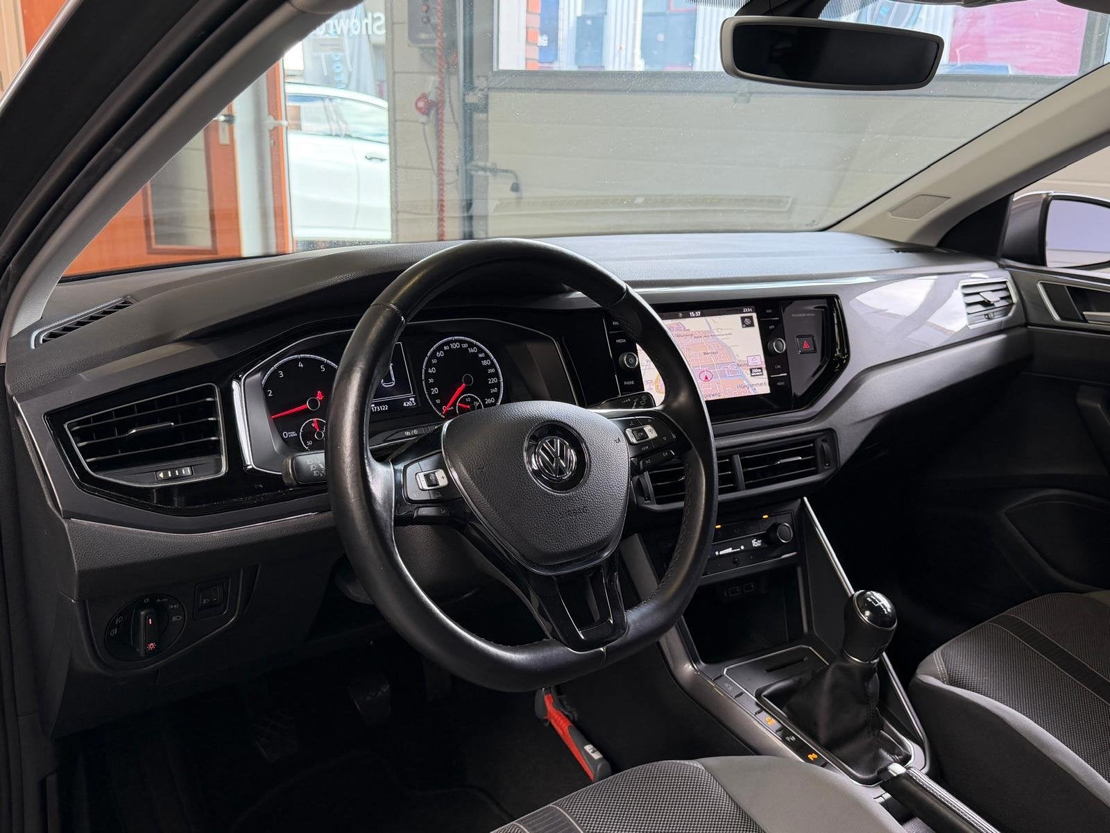 Volkswagen Polo 1.0 TSI Highline Business R Navi, Carplay, C, Auto's, Voorwielaandrijving, Stof, 95 pk, Automatische klimaatregeling