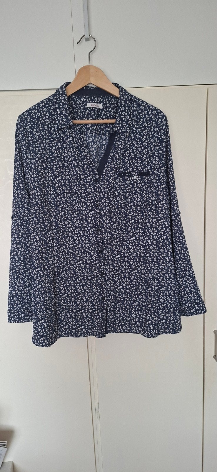 Paprika blouse met bloemenprint - Maat 48/50, Blauw, Maat 46/48 (XL) of groter, Ophalen of Verzenden, Zo goed als nieuw