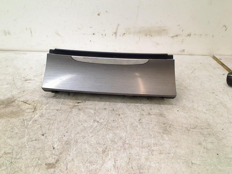 Asbak Voor Volkswagen Passat (362) 2013 3C0863284K, Gebruikt, Volkswagen, Volkswagen AG, Kundenbetreuung@volkswagen.de
