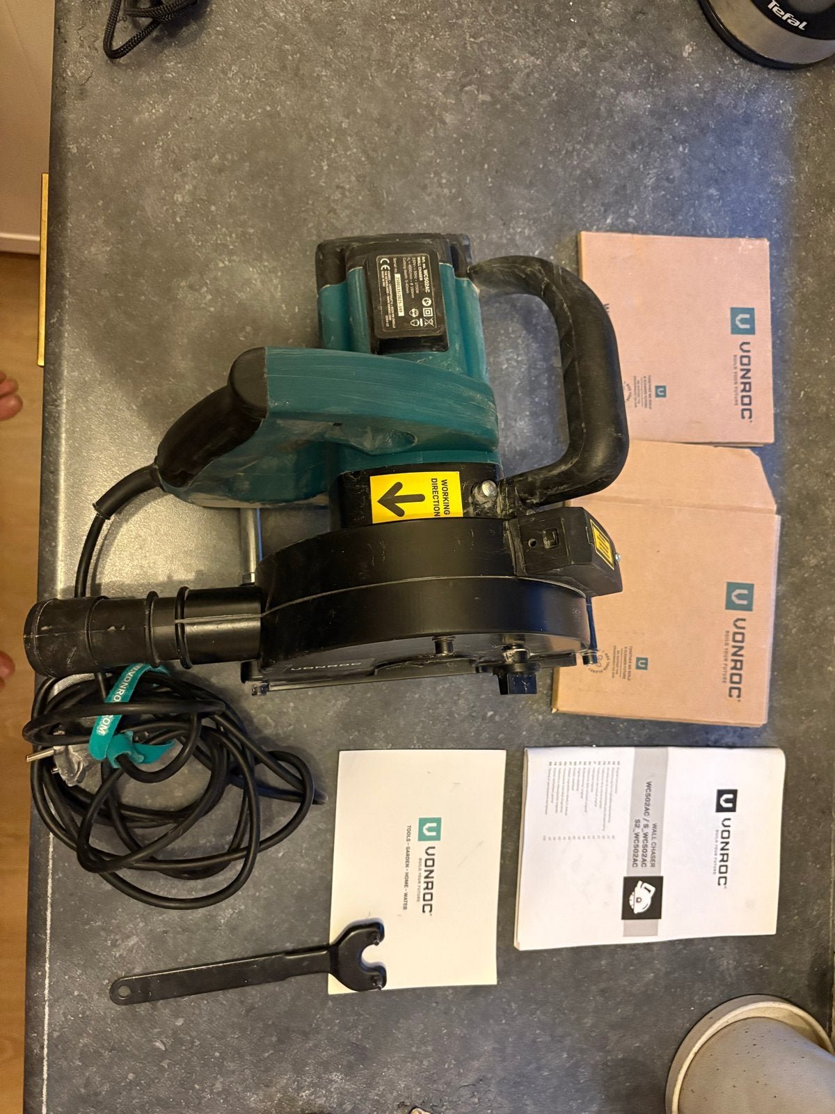 Vonroc WC502AC Muurfrees - 1700W Wall Chaser, Doe-het-zelf en Verbouw, Ophalen of Verzenden, Zo goed als nieuw