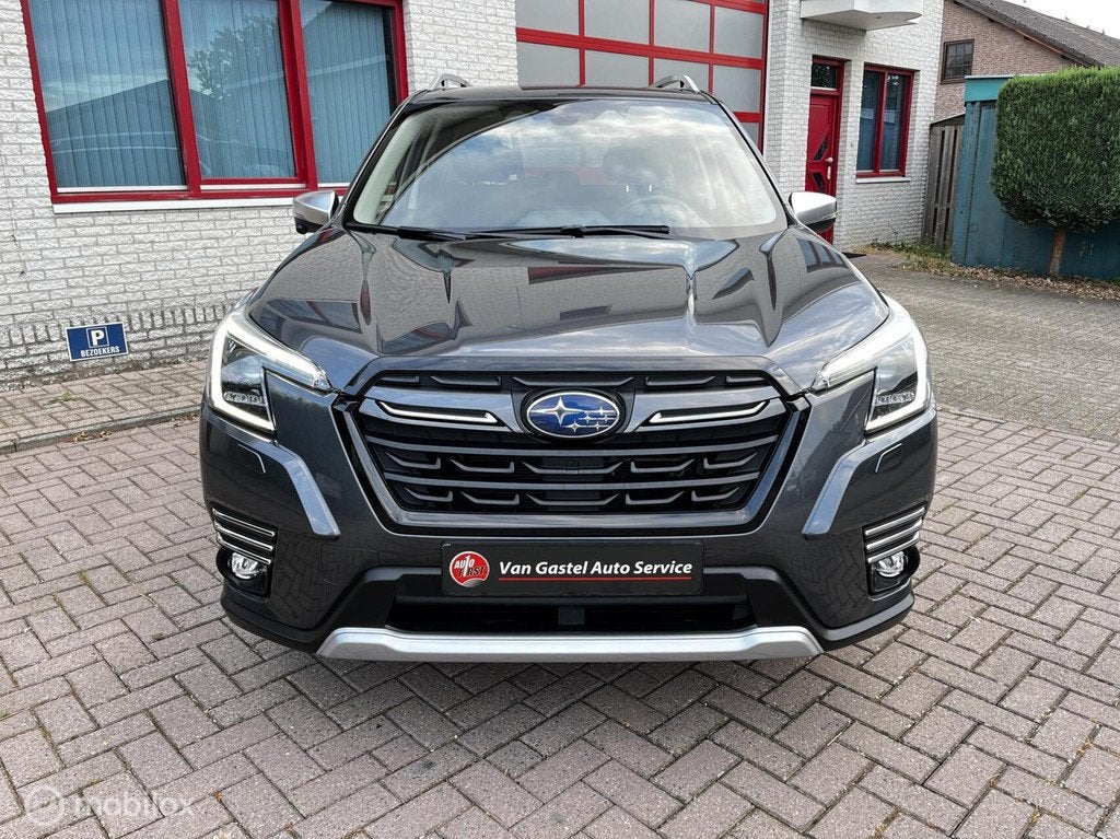 Subaru Forester 2.0i e-BOXER Luxury, Auto's, Subaru, Automaat, Zwart, 4 cilinders, 150 pk