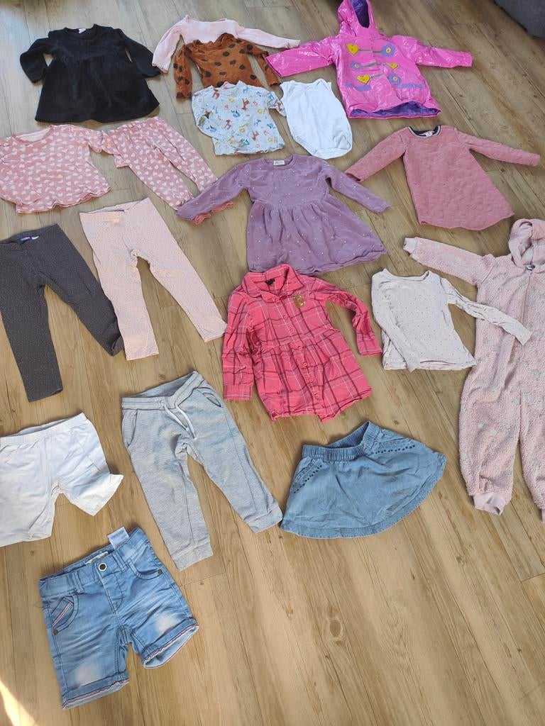 20-delig kledingpakket meisje maat 98 104 regenjas onesie, Ophalen of Verzenden, Gebruikt