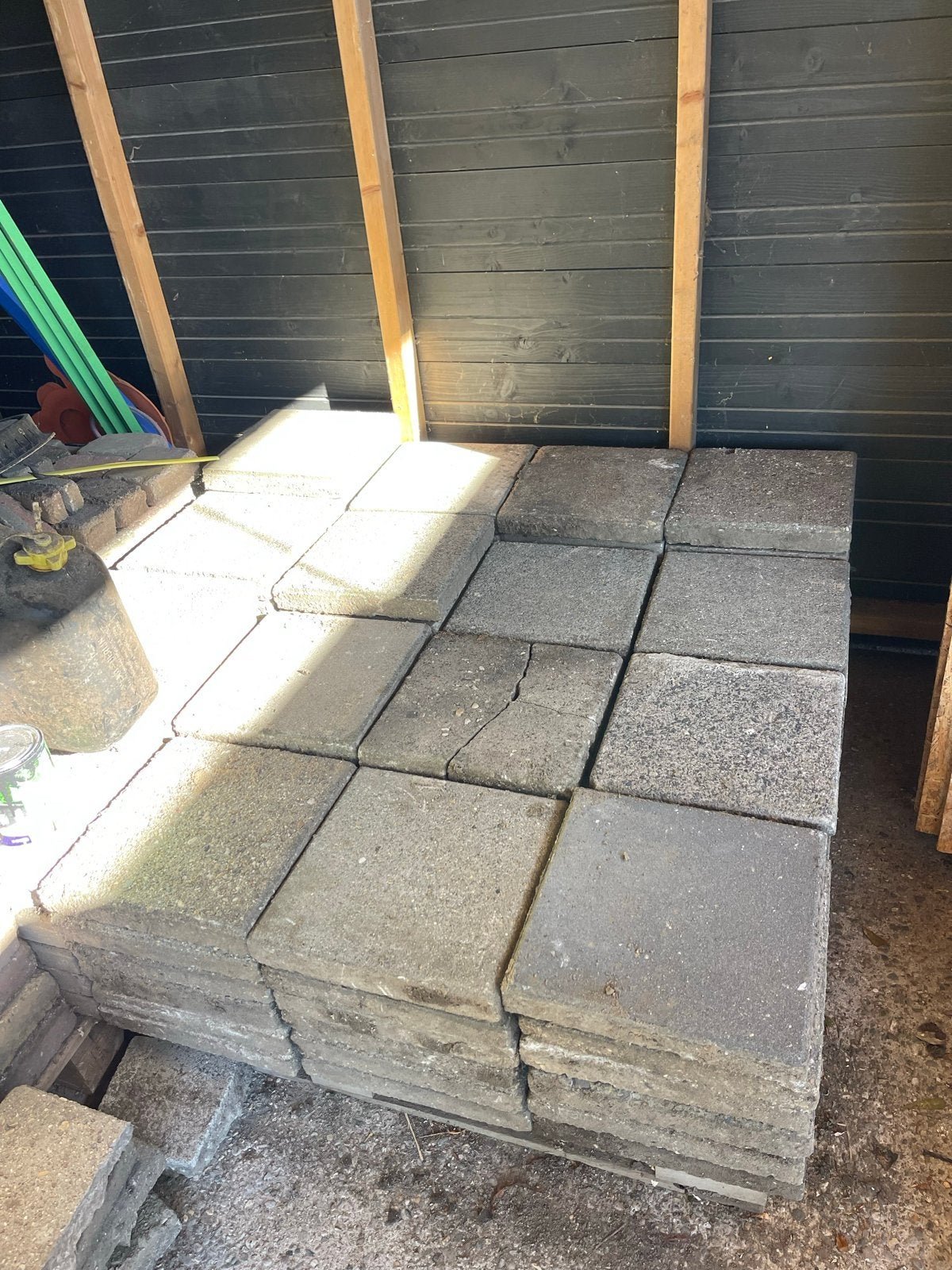 Gratis af te halen: circa 300 stoeptegels 30x30cm, Ophalen, Gebruikt, 10 m² of meer, Beton