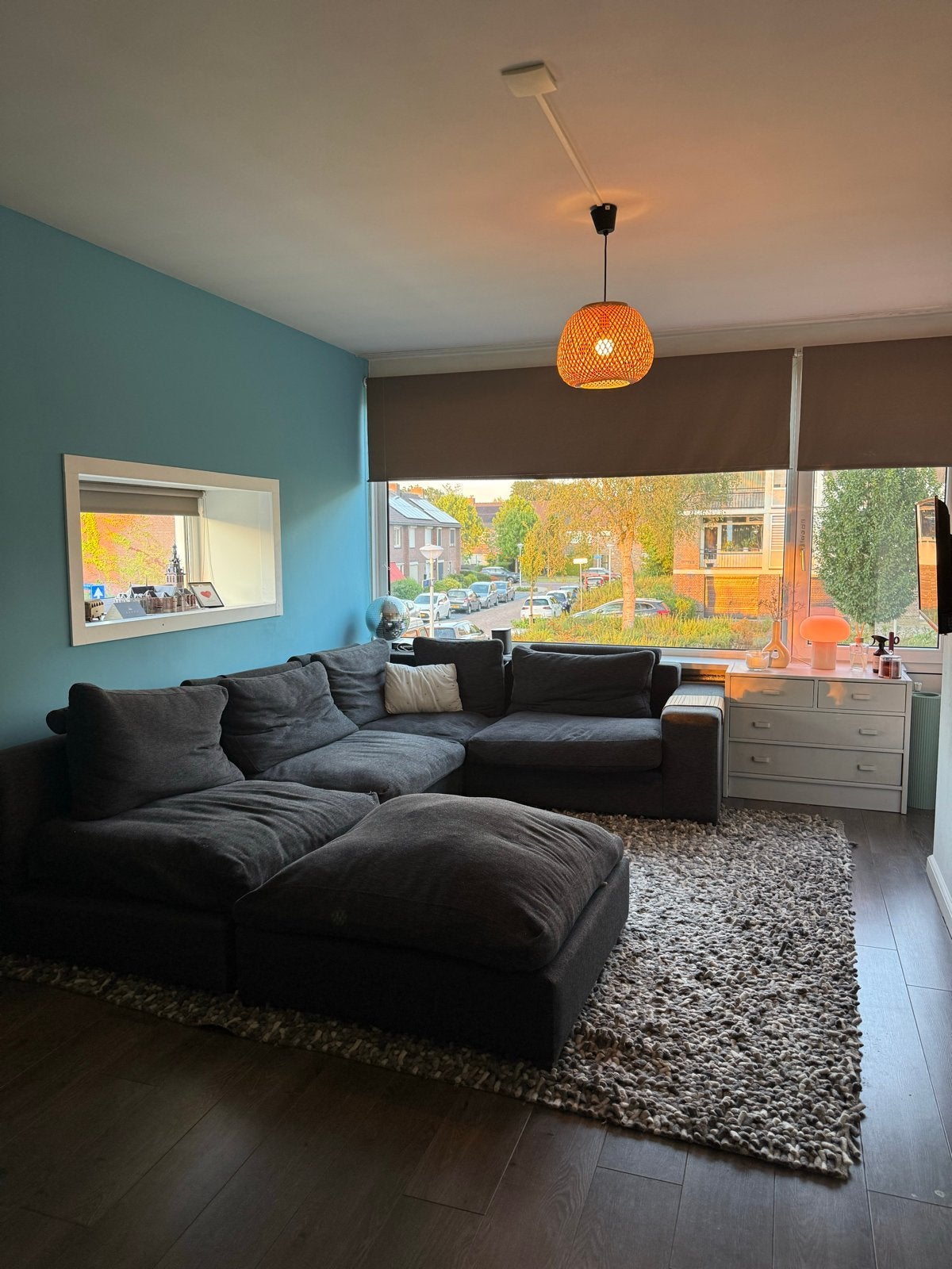 Grote donkergrijze hoekbank met chaise longue, Huis en Inrichting, Banken | Bankstellen, Ophalen, Gebruikt, Hoekbank, 300 cm of meer