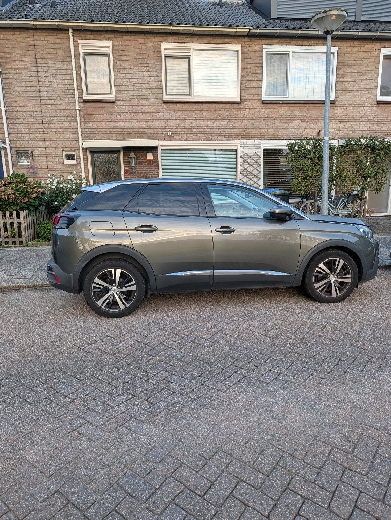 Peugeot 3008 1.6 Bluehdi 120pk EAT 2017 Grijs, Auto's, Euro 6, 4 cilinders, 1290 kg, Leder en Stof