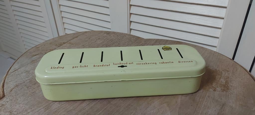 Creme/lichtgeel spaarblik brabantia, Verzamelen, Spaarpotten, Ophalen of Verzenden, Gebruikt, Overige thema's