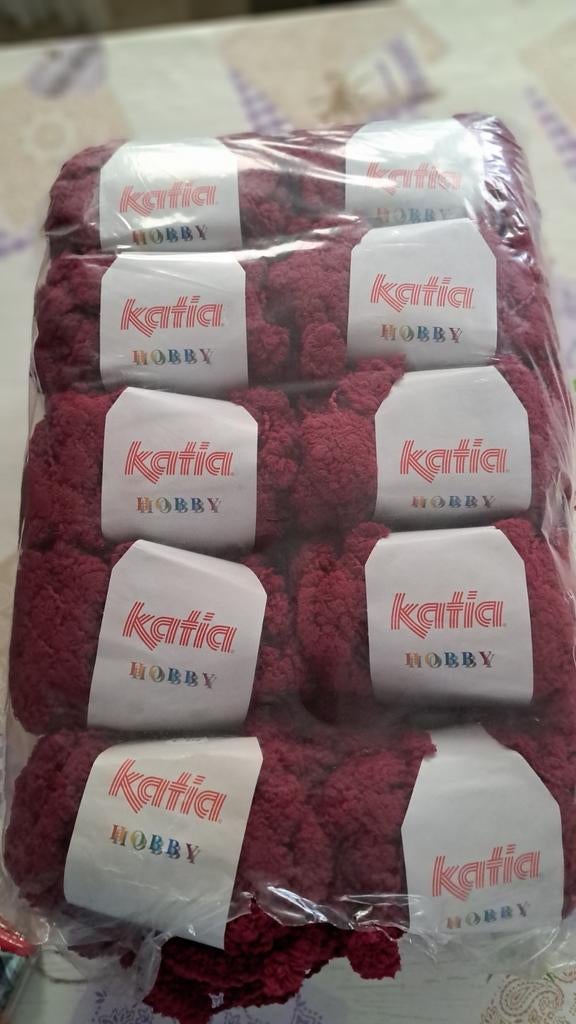 Katia Hobby Bolletjes/Pompomgaren - 10 stuks, Hobby en Vrije tijd, Ophalen of Verzenden, Nieuw, Breien of Haken, Wol of Garen