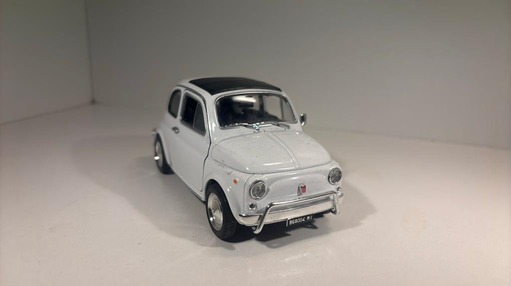 Fiat nuova 500 welly 1.24, Hobby en Vrije tijd, Modelauto's | 1:24, Ophalen of Verzenden, Welly, A, A