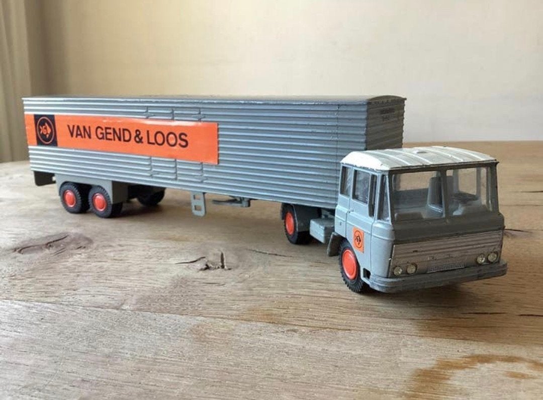 Lion Car DAF 2600-serie trekker + Eurotrailer Van Gend&Loos, Hobby en Vrije tijd, Modelauto's | 1:50, Ophalen of Verzenden, Gebruikt