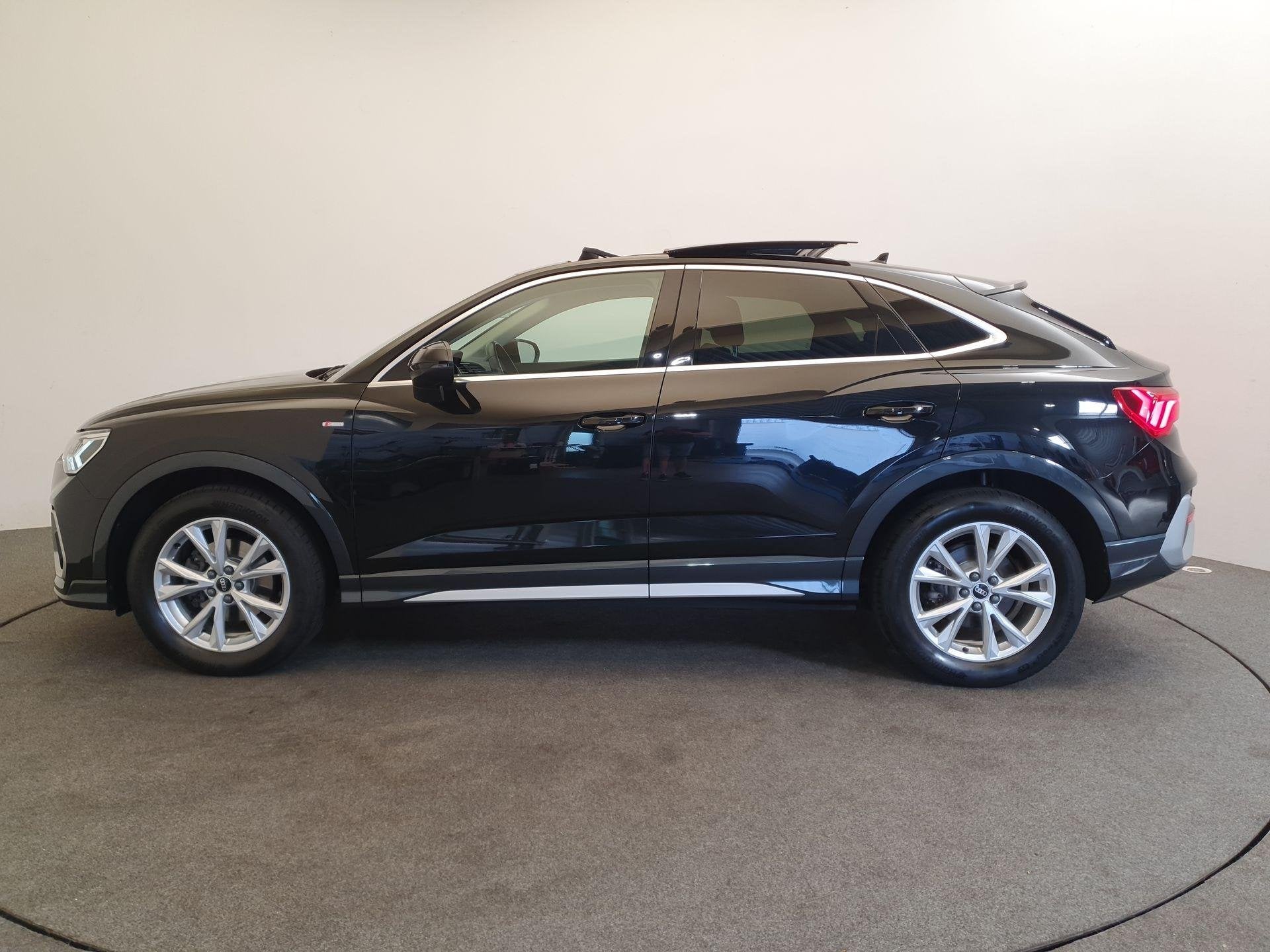 Audi Q3 Sportback 35 TFSI Pro Line S Panoramadak, Trekhaak, Auto's, 12 maanden, 4 cilinders, 1505 kg, Leder en Stof