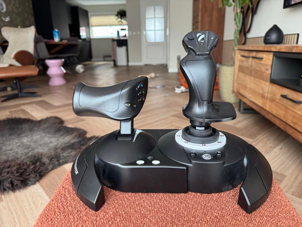 Thrustmaster Flight Controller - Zo goed als nieuw, Spelcomputers en Games, Ophalen of Verzenden, Zo goed als nieuw, Racen en Vliegen
