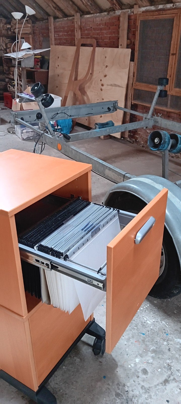 Ikea kastje voor hangmappen, Ophalen