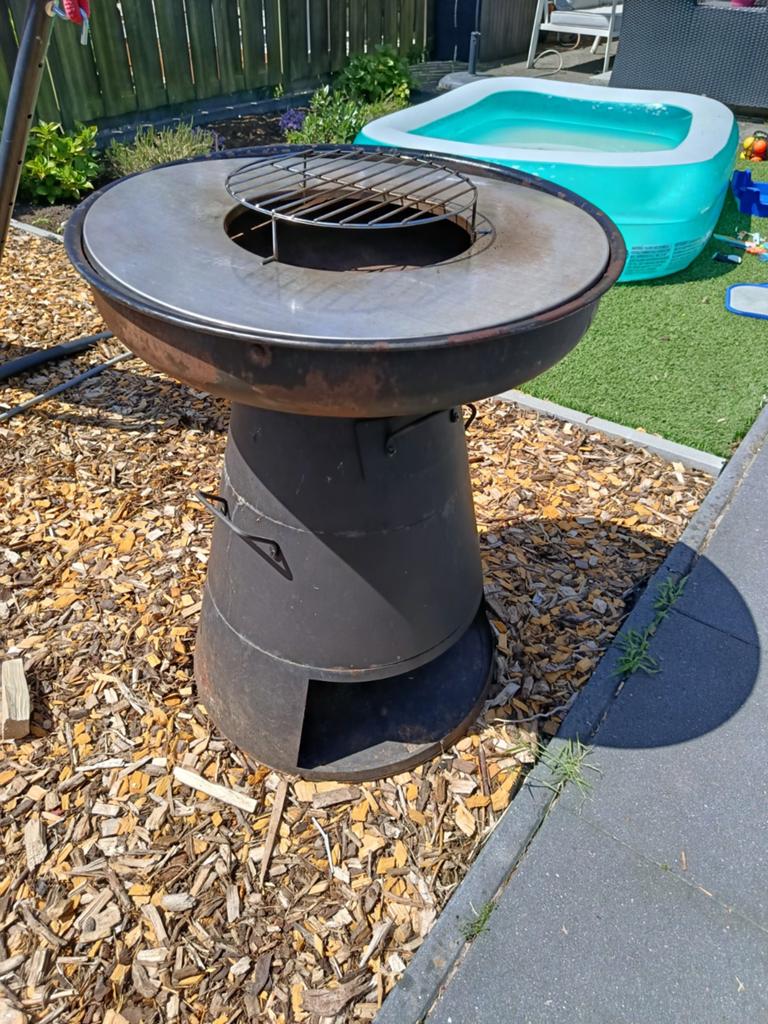 Buitenhaard / BBQ met grill en bakplaat/ Plancha Vuurkorf, Ophalen, Gebruikt, Onbekend, Met accessoires