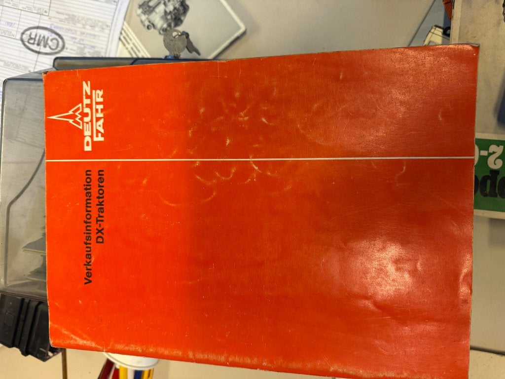 Verkoop info boek deutz dx, Ophalen of Verzenden, Gelezen, Catalogus