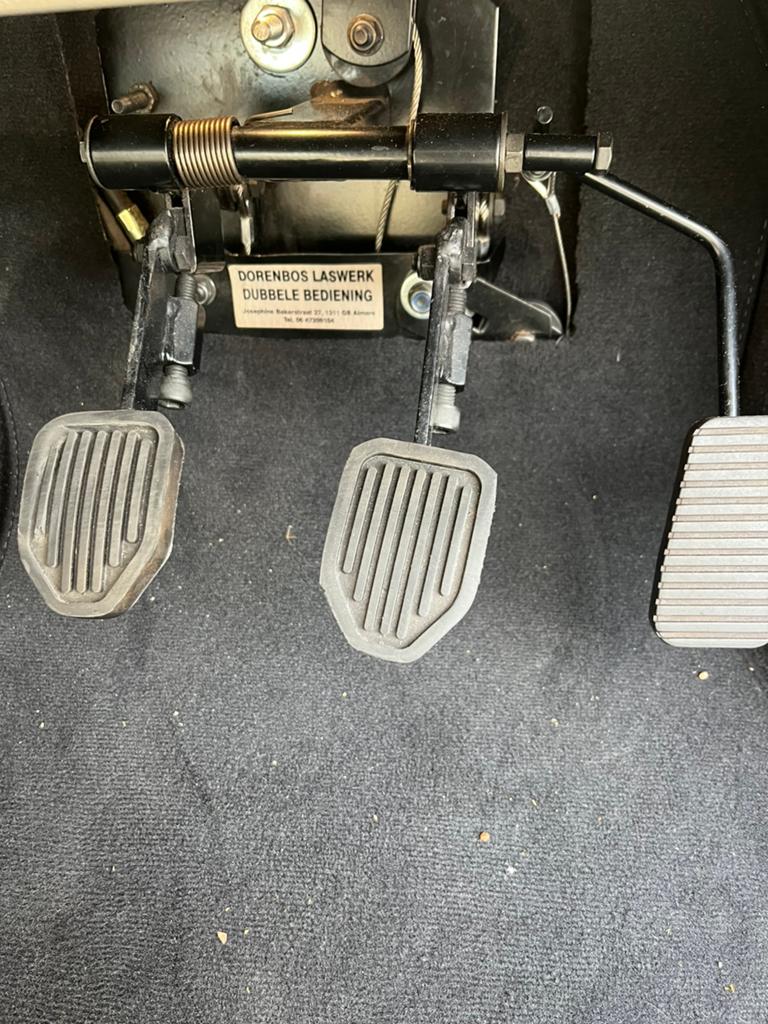 Dubbele bediening lesauto, Auto diversen, Auto-accessoires, Ophalen of Verzenden, Zo goed als nieuw