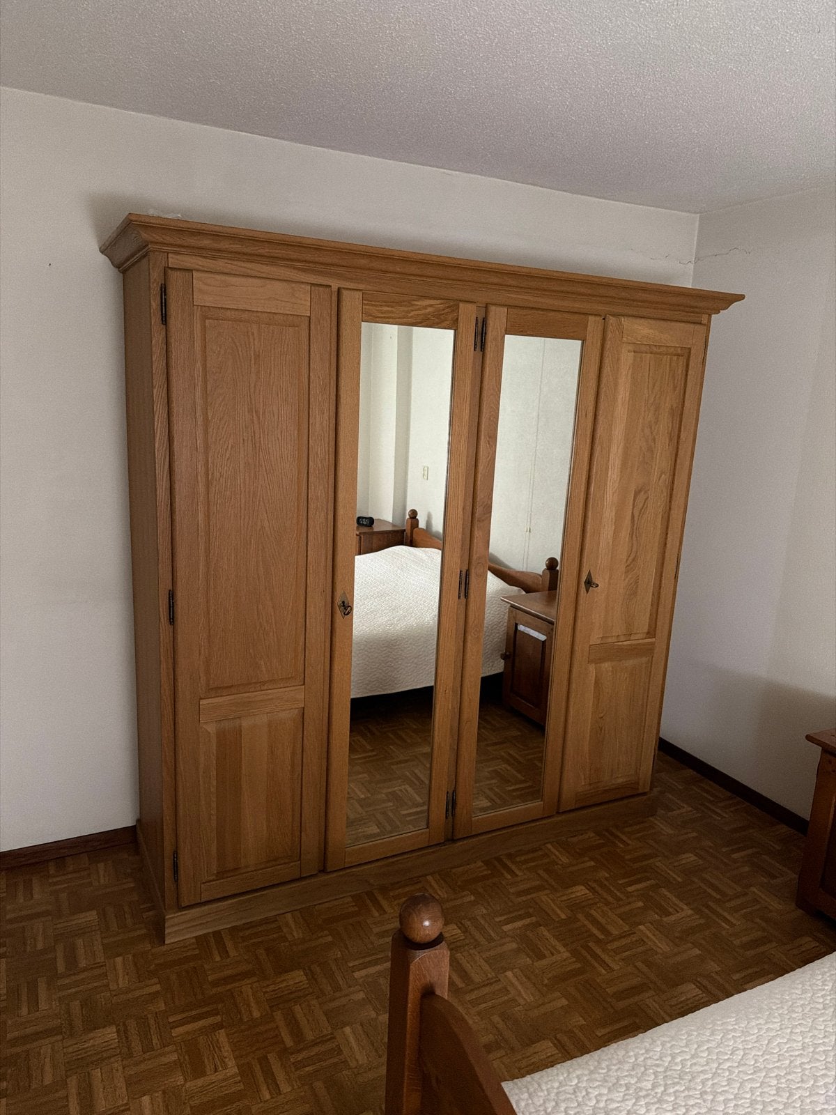 Ruime kledingkast met spiegeldeuren - 200x190x57 cm, Ophalen, Gebruikt, 200 cm of meer, 150 tot 200 cm