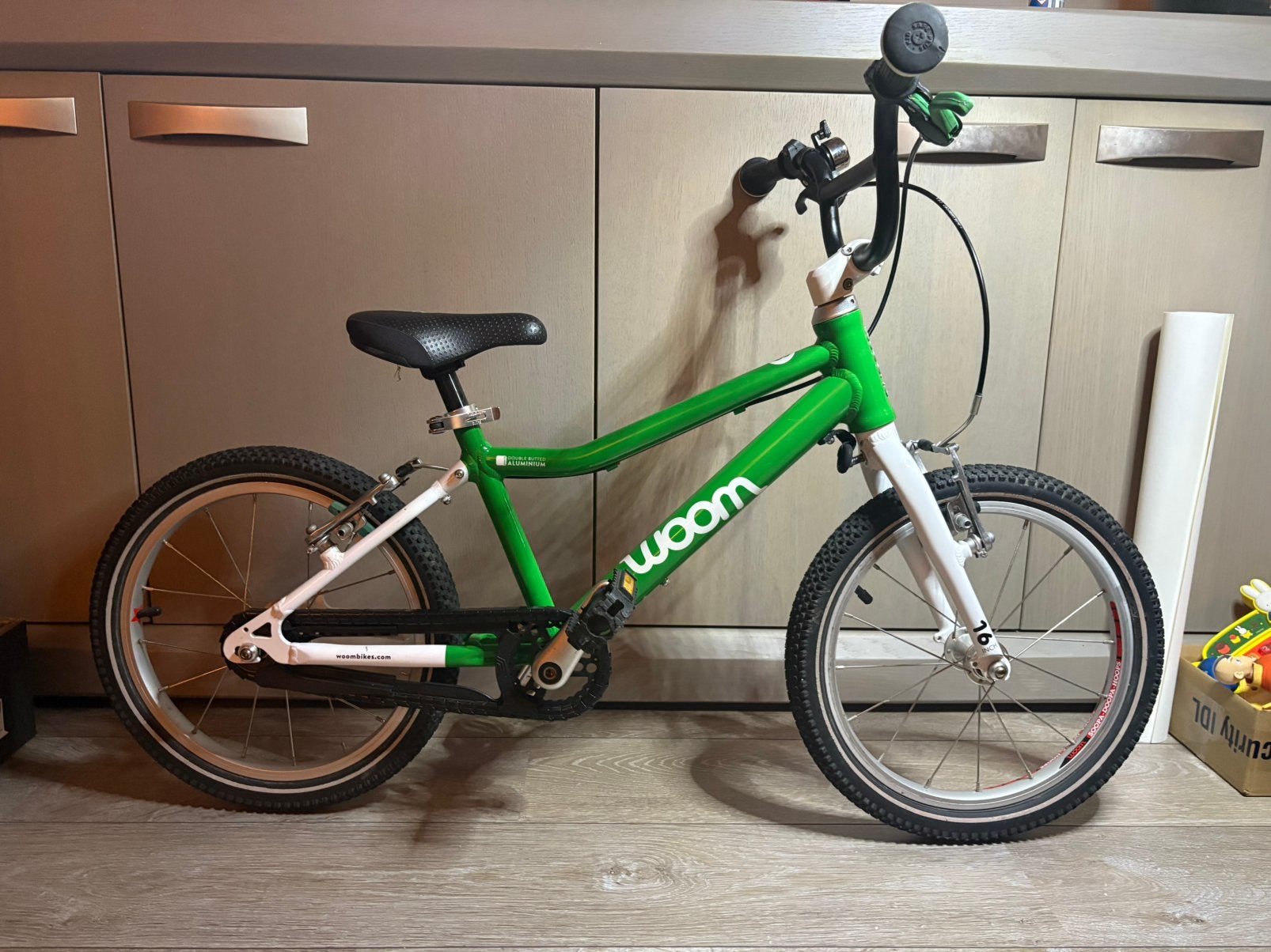 Kinderfiets Woom 3, Fietsen en Brommers, Ophalen of Verzenden, Zo goed als nieuw, Schijfrem, 16 tot 20 inch