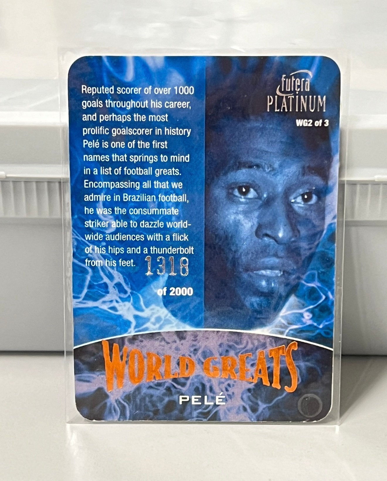 PELE Futera Platinum 01 WORLD GREATS 1318-2000 voetbal kaart, Buitenlandse clubs, Spelerskaart, Ophalen of Verzenden, Zo goed als nieuw