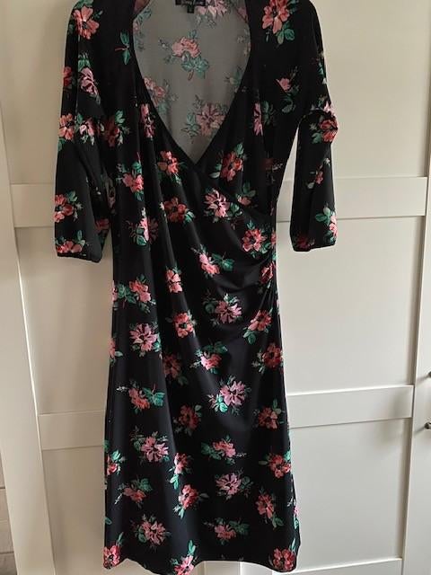 King Louie, crossdress, maat L, zwart met rozen, Kleding | Dames, Jurken, Zo goed als nieuw, Maat 42/44 (L), Zwart, Knielengte