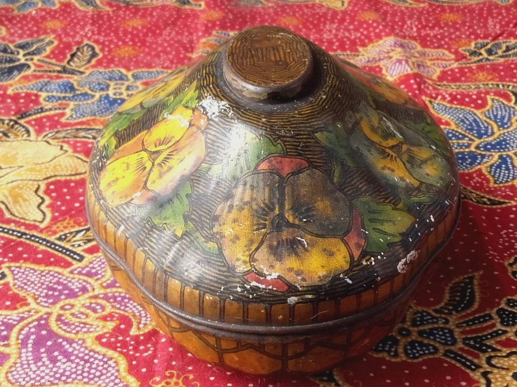 Oud snoepblik uit Engeland van Rown Tree York 17,2 cm. 1930., Ophalen of Verzenden