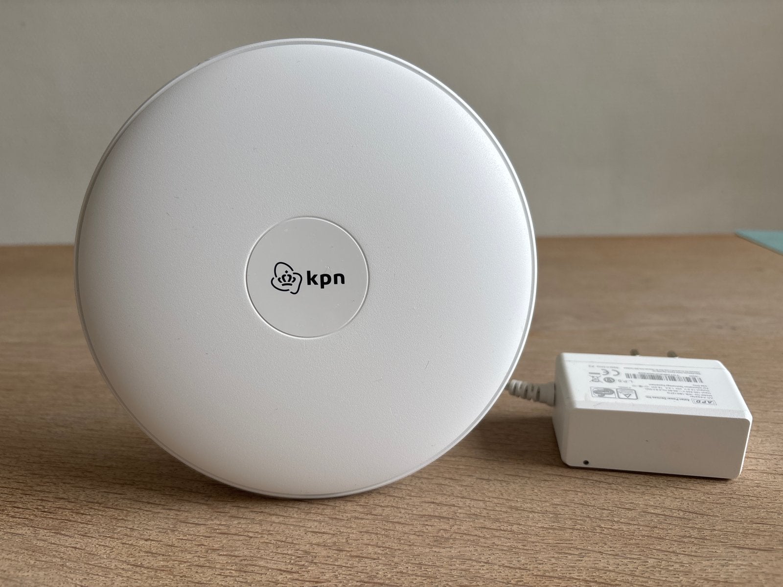 KPN SuperWifi punt - Optimale wifi dekking, Ophalen of Verzenden, Zo goed als nieuw, Router