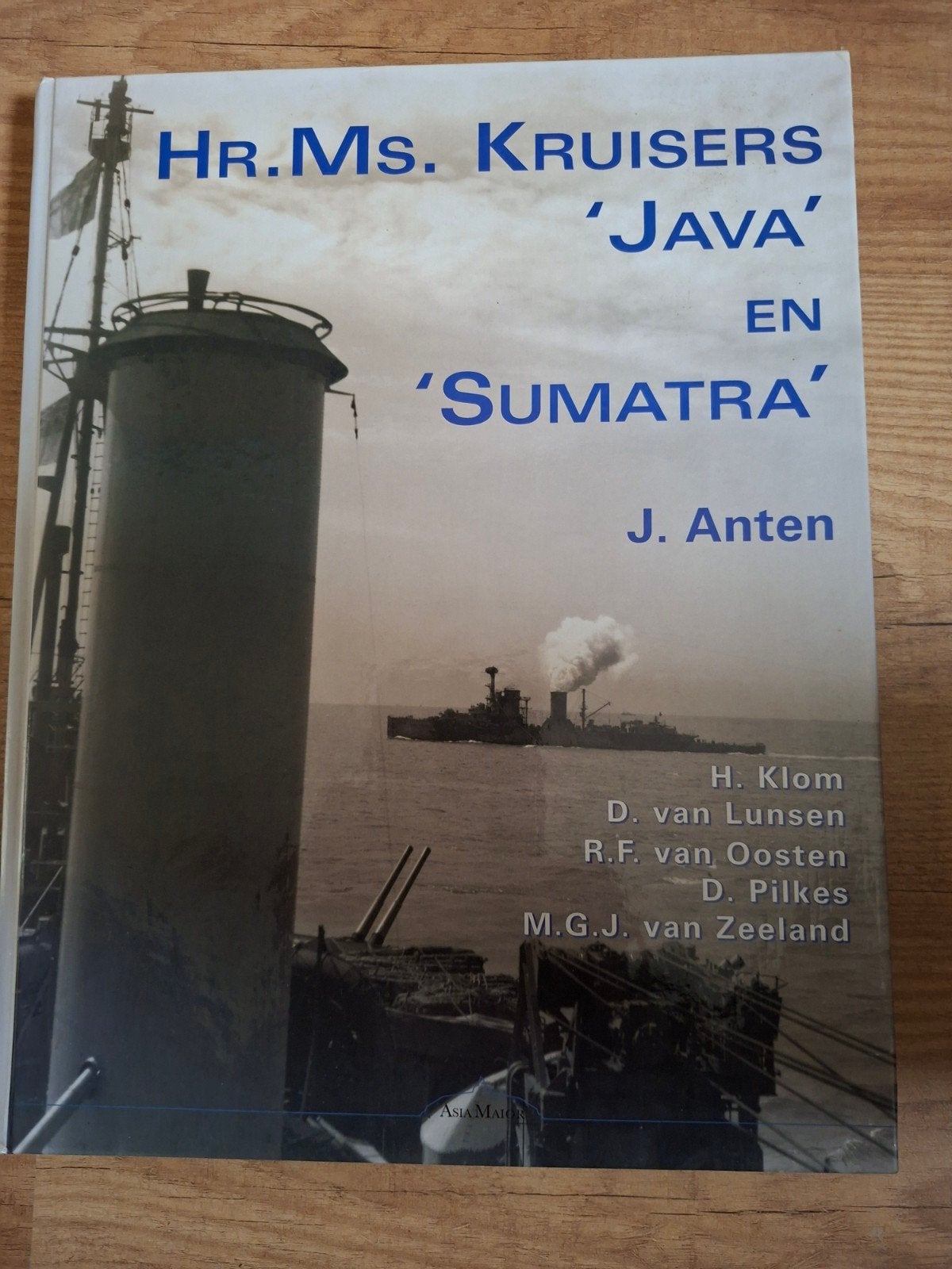 Boek: Hr.Ms. Kruisers 'Java' en 'Sumatra', Boeken, Ophalen of Verzenden, 20e eeuw of later, Zo goed als nieuw, J. Anten, H. Klom,