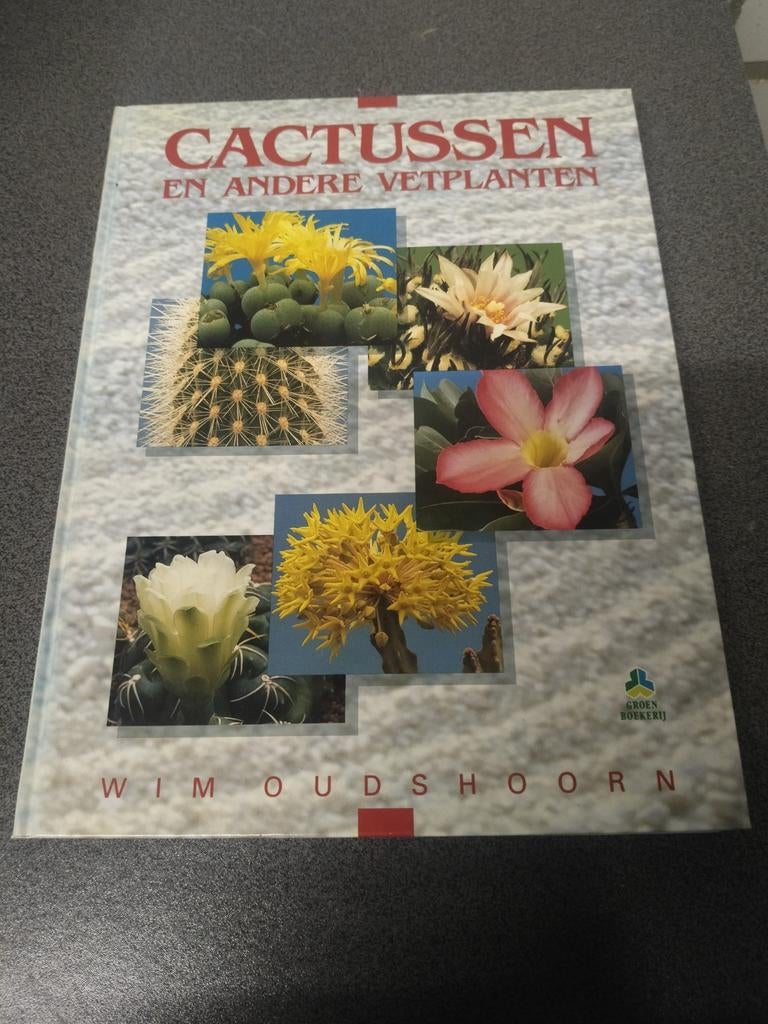 W. Oudshoorn - Cactussen en andere vetplanten, Ophalen of Verzenden, Zo goed als nieuw, Bloemen, Planten en Bomen, W. Oudshoorn
