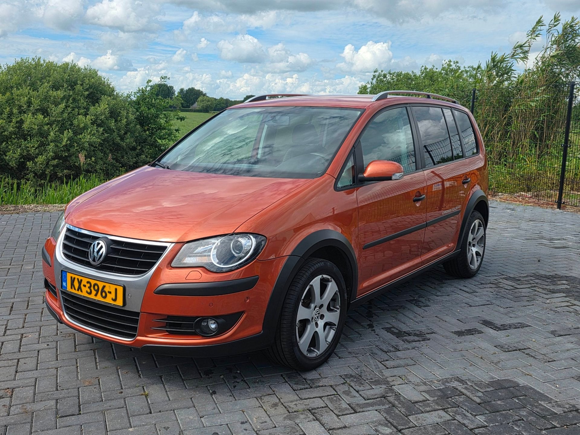 Volkswagen Touran 1.4 TSI Cross nieuwe APK!, Gebruikt, 4 cilinders, 1507 kg, Bedrijf