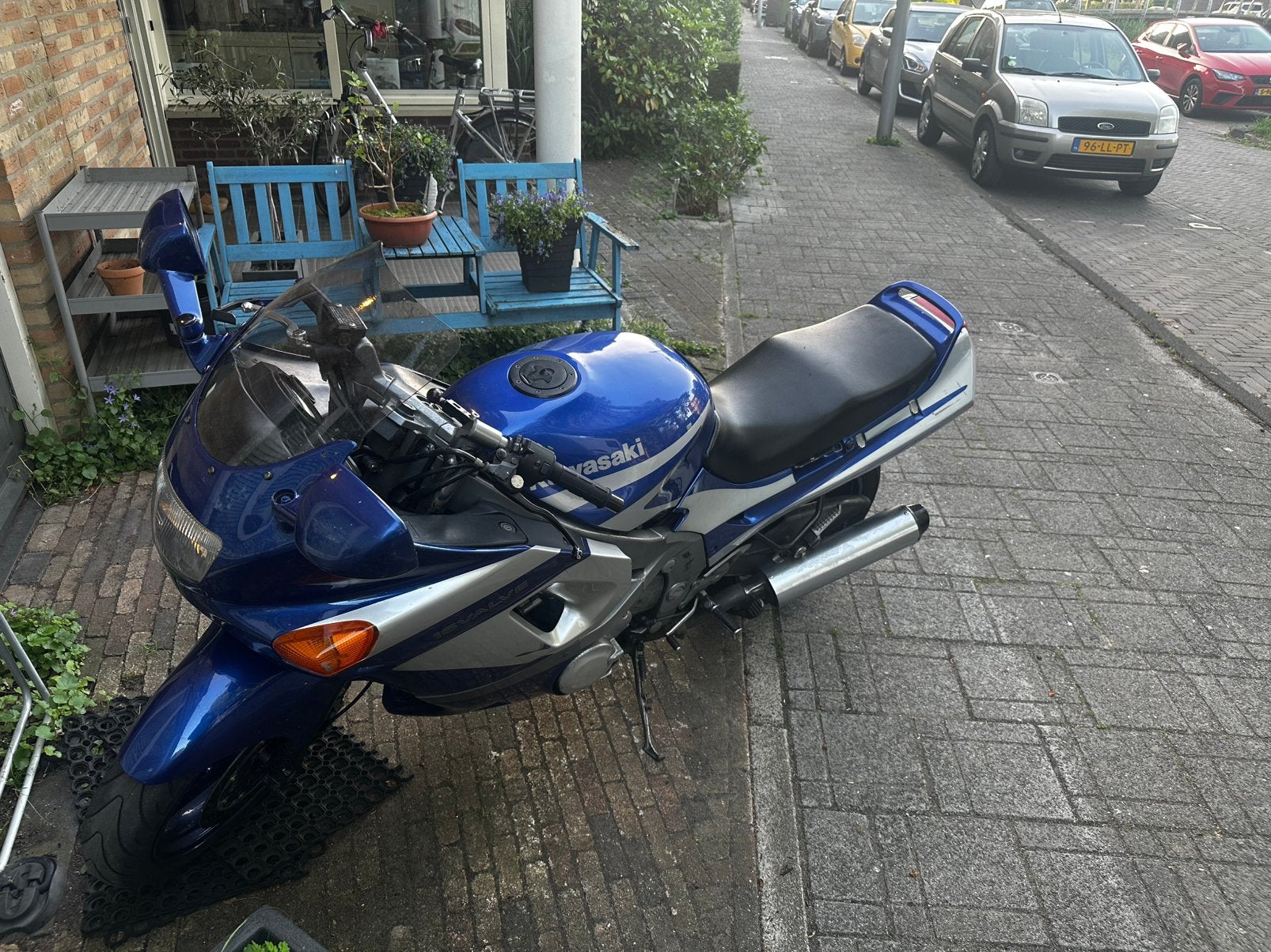 Kawasaki zzr 600, Particulier, Naked bike