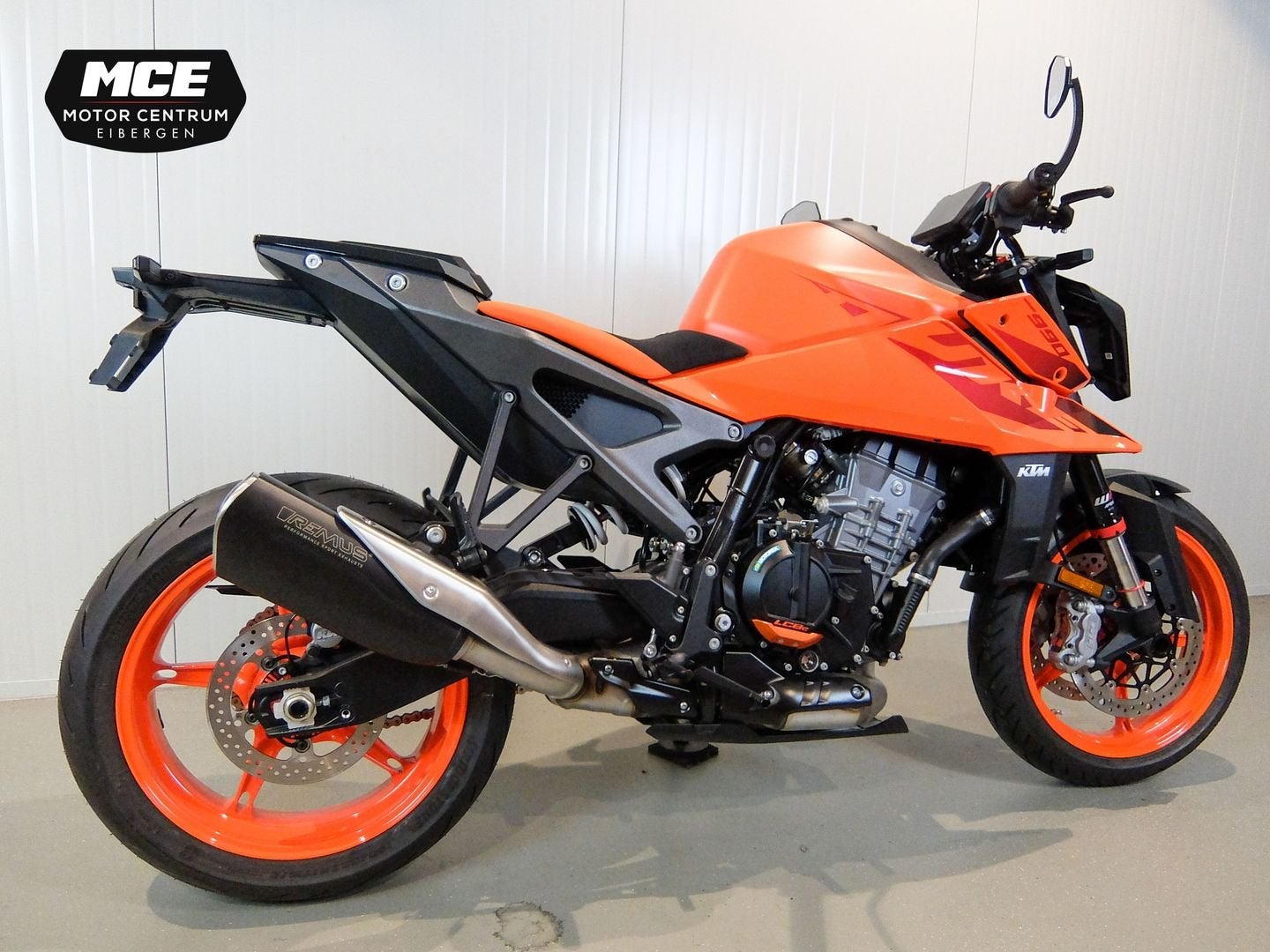 KTM Duke 990 Plus (bj 2025), 2 cilinders, KTM, Motorrijbewijs A, Bedrijf