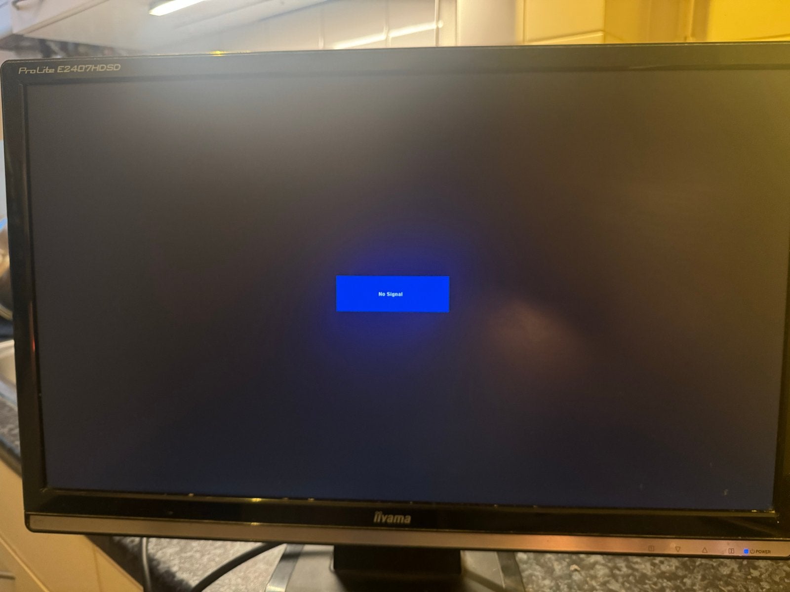 Iiyama ProLite E2407HDSD Monitor - 24 inch Full HD, Computers en Software, Monitoren, Ophalen, Gebruikt, Hoofdtelefoonaansluiting