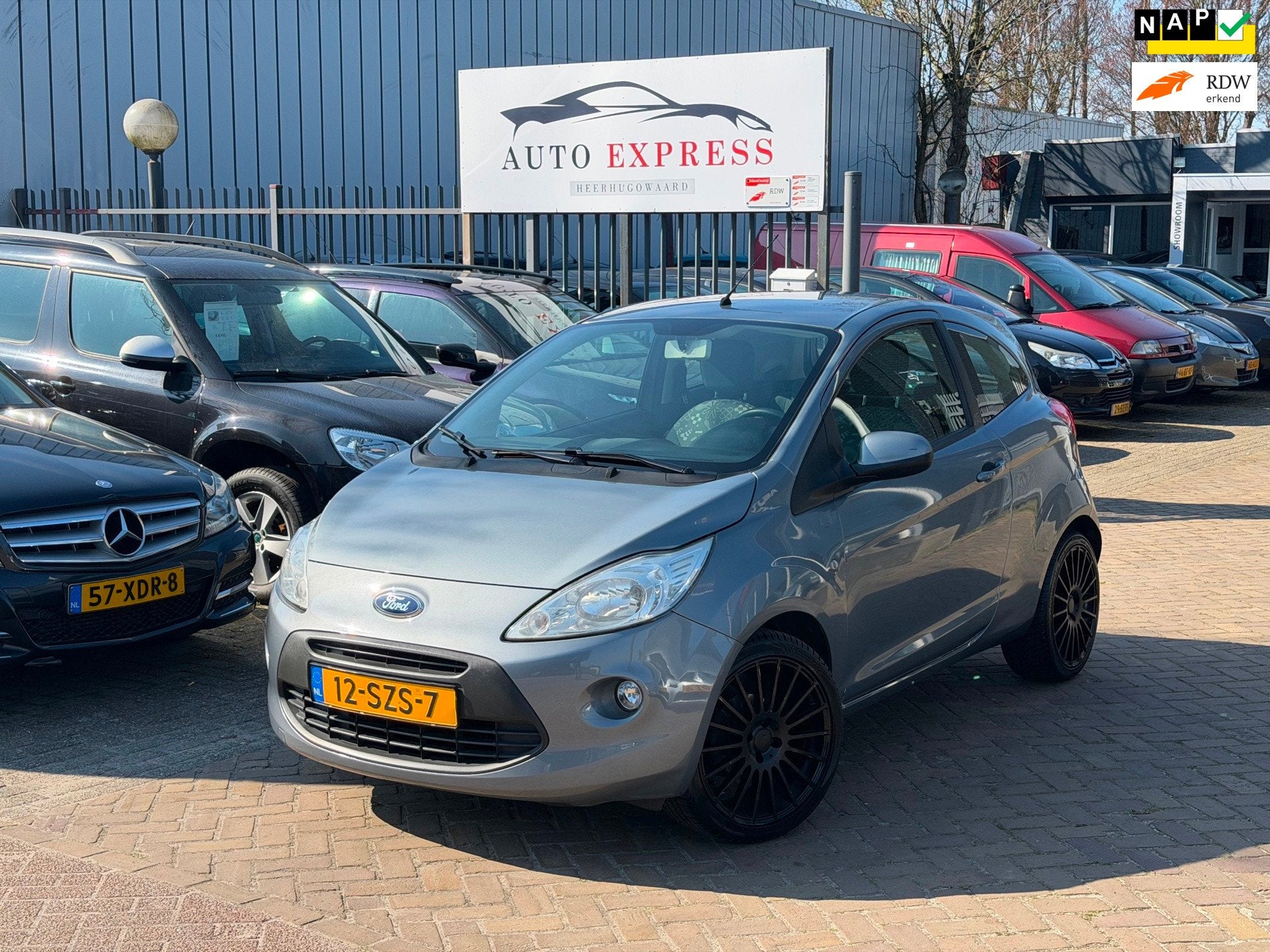 Ford Ka 1.2 Cool & Sound start/stop/Airco/Elek Raam/Lichten, Auto's, Ford, Euro 5, Gebruikt, 4 cilinders, 4 stoelen