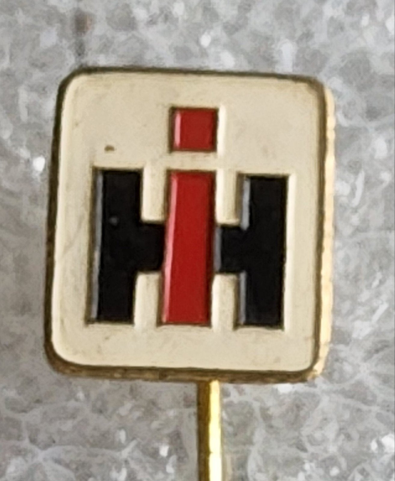 Vintage International Harvester speldje, Ophalen of Verzenden, Gebruikt, Merk, Speldje of Pin