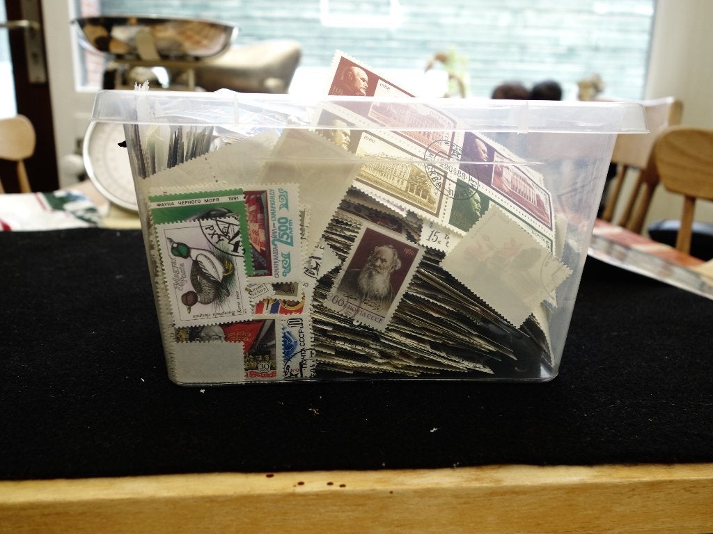 Rusland div.items. 0.a 400 gram gr.formaat., Postzegels en Munten, Postzegels | Volle albums en Verzamelingen, Verzenden, Buitenland
