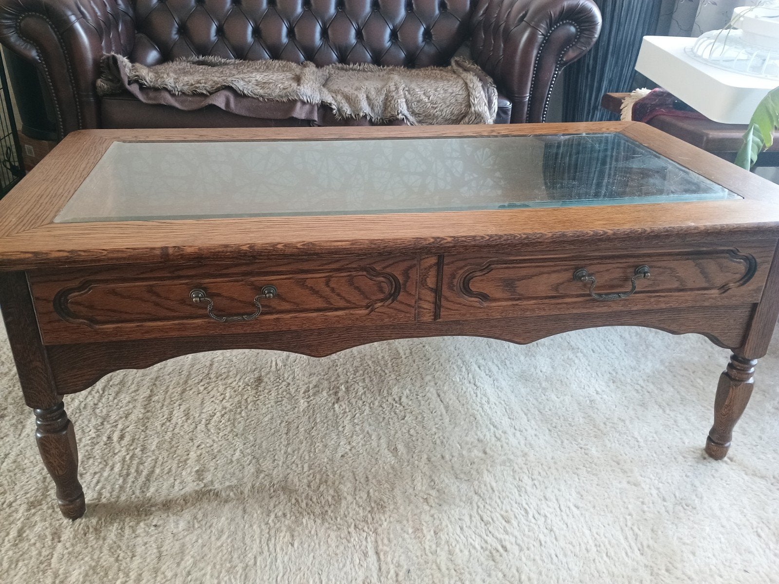 Unieke eiken salontafel met vitrine, Ophalen