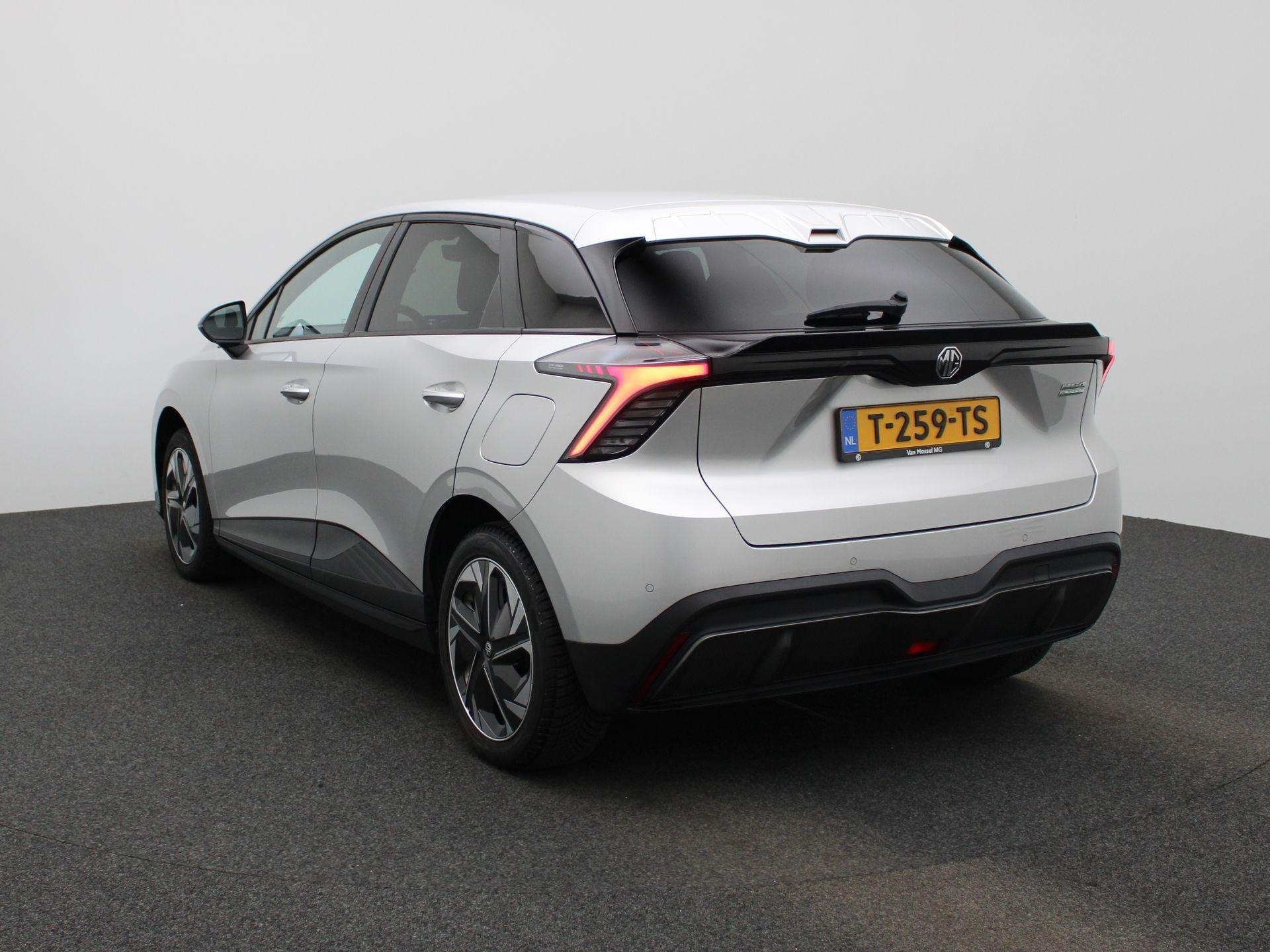MG 4 Electric Comfort 64 kWh | Navi | Led Koplampen | Stoelv, Auto's, Automaat, 12 maanden, Achterwielaandrijving, Gebruikt