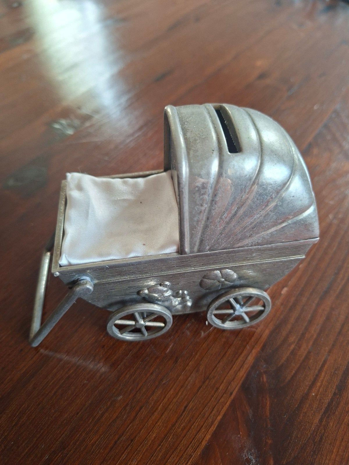 Antieke zilverkleurige kinderwagen spaarpot, Ophalen of Verzenden, Gebruikt