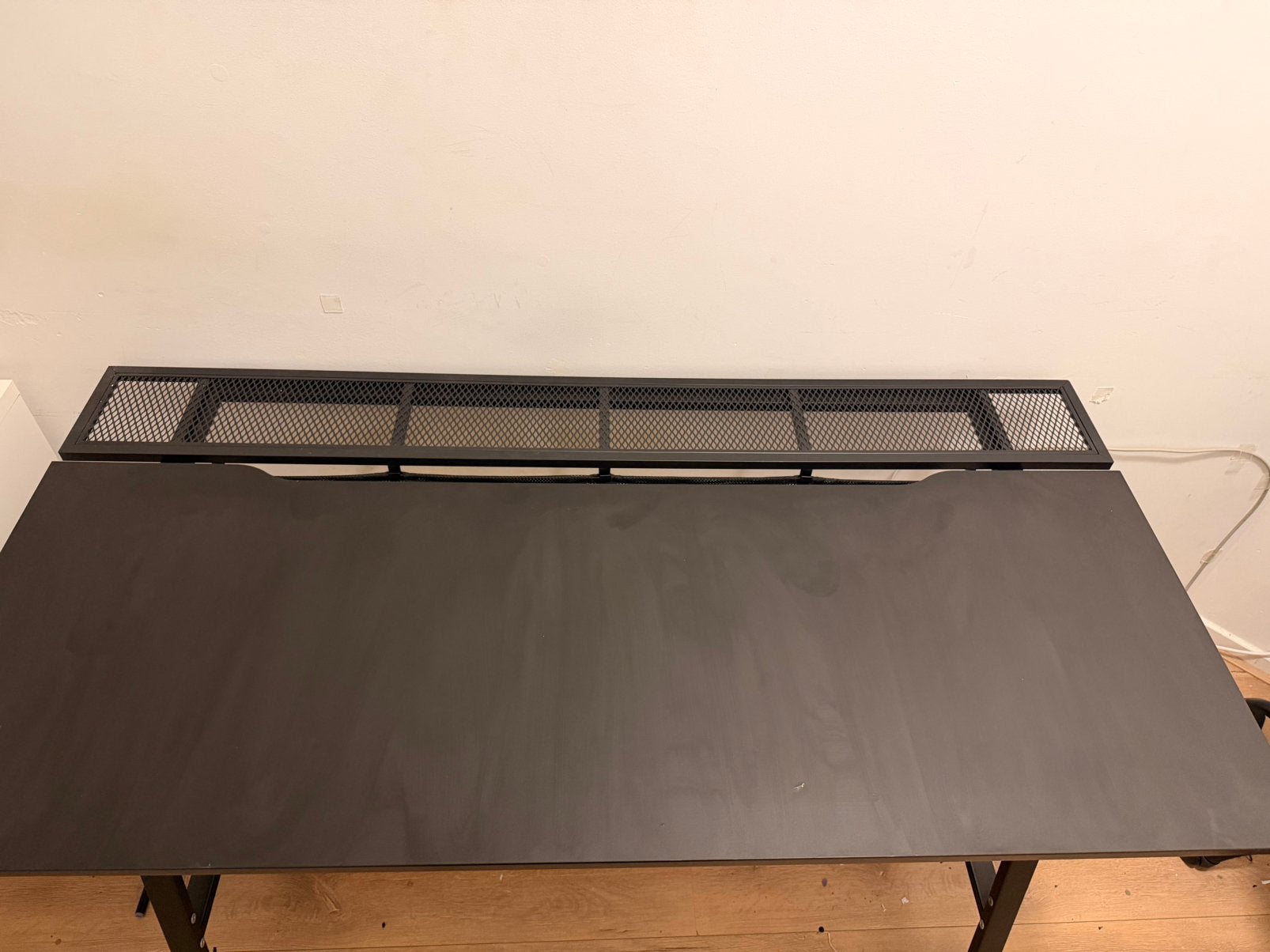 Ikea UTESPELARE Gaming Bureau - Met Built-In Kabeltray, Ophalen, Zwart, 160 cm, Hout