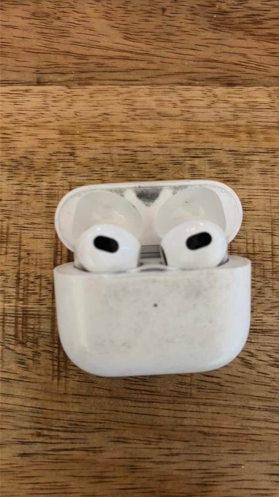 airpods speakers kapot, Gebruikt, In gehoorgang (in-ear), Bluetooth, Ophalen of Verzenden